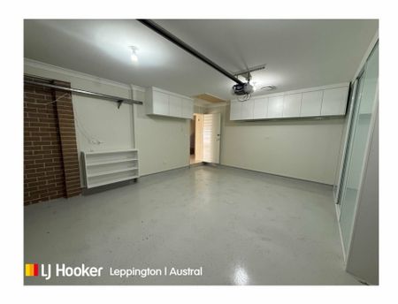 SLEEK & SPACIOUS MODERN HOME - Photo 5