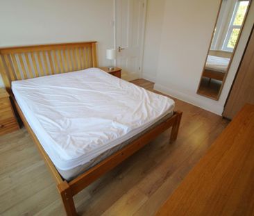 4 bedroom detached house to rent - Photo 3