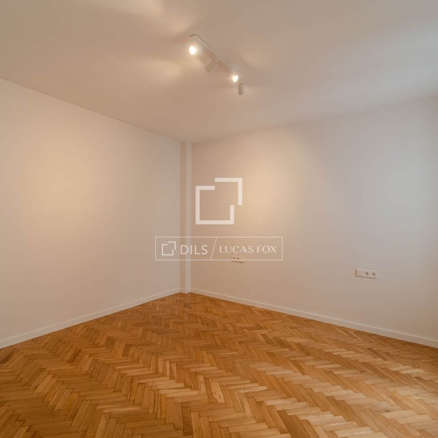 Excellent 6 Bedroom apartment for rent in Extramurs, Valencia - Photo 1