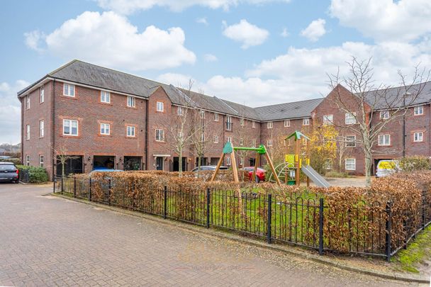 Somerley Drive, Crawley, RH10 - Photo 1