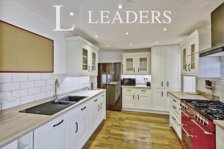 1 bedroom property to rent Queen Street, Warley, Brentwood, Essex, CM14 - Photo 5
