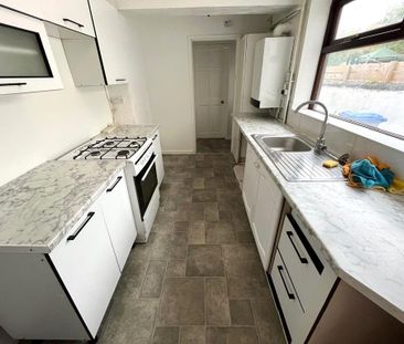 3 bedroom terraced house to rent - Photo 3