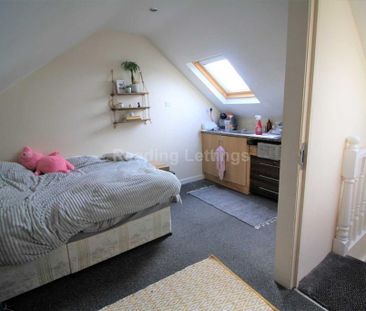 5 bedroom terraced house to rent - Photo 3