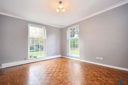 4 bedroom detached house to rent - Photo 2