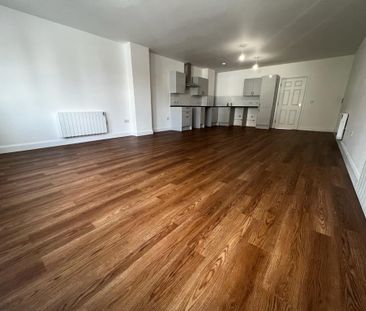 London Road North - Photo 3