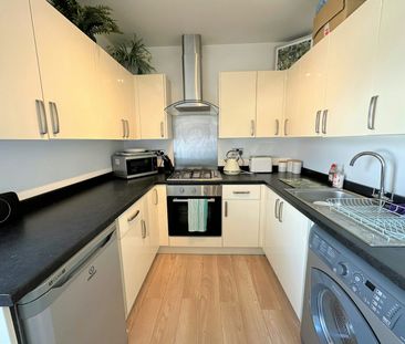 Flat to rent on - Photo 3