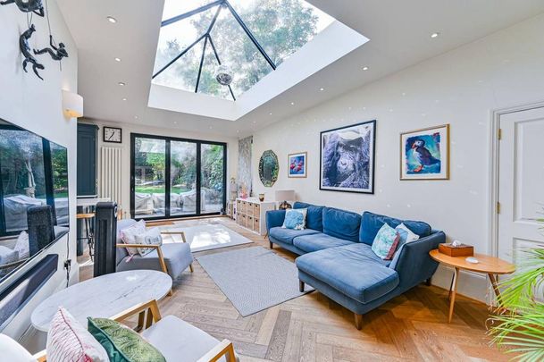 5 bedroom detached house to rent - Photo 1