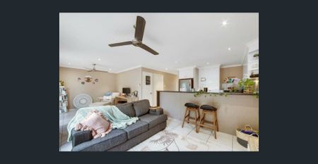 GREAT LOCATION AND A POOL - Photo 4