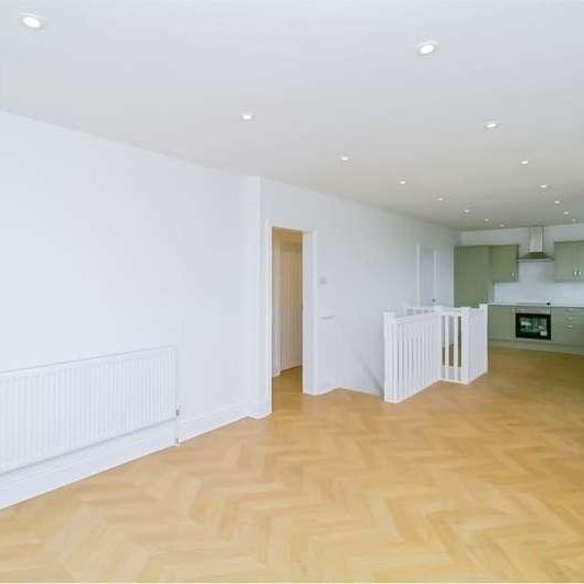 St. Pauls Avenue, Barry, CF62 - Photo 1