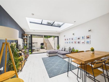 3 bedroom terraced house to rent - Photo 5