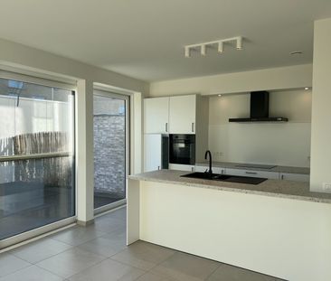 Halfopen nieuwbouwwoning met garage in Varsenare - Photo 3