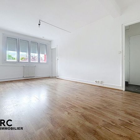 Appartement - 2 pièces - 42,20 m² - Saint-Jean-de-la-Ruelle - Photo 3