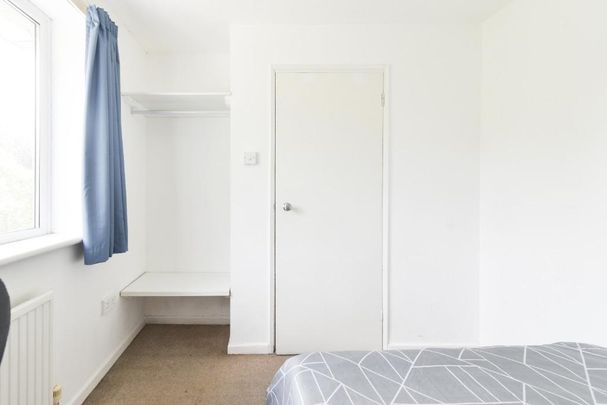 5 bedroom semi-detached house to rent - Photo 1