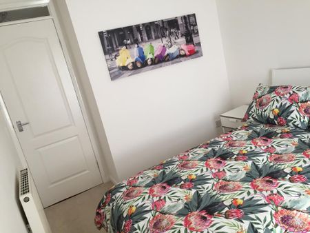 2 bedroom semi-detached house to rent - Photo 5