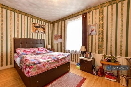 5 bedroom detached house to rent - Photo 4