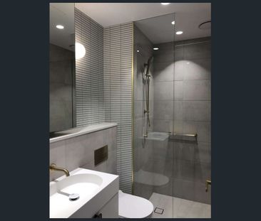 Skyline Vibes & Luxe Living – Balcony Views, Pool, Spa & More - Photo 3