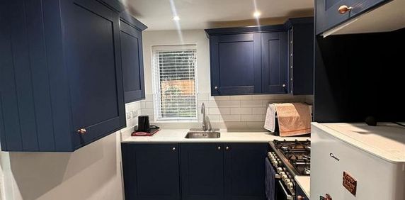 1 bedroom in a house share to rent - Photo 2