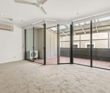 Unfurnished studio in heart of Kangaroo Point! - Photo 6