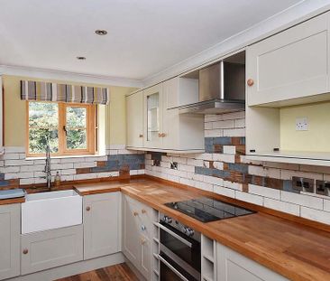 2 bedroom end of terrace house to rent - Photo 3