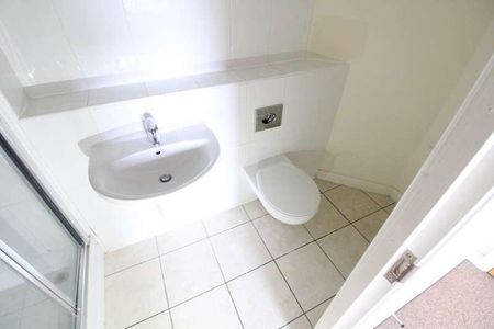 Hatton Place, Midland Road, Luton, Bedfordshire, LU2 - Photo 4