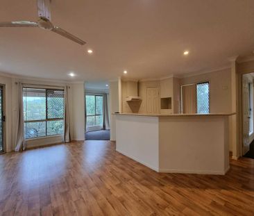 Beautiful Family Home - Get in Quick! - Photo 3