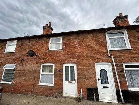 2 bedroom end of terrace house to rent - Photo 2