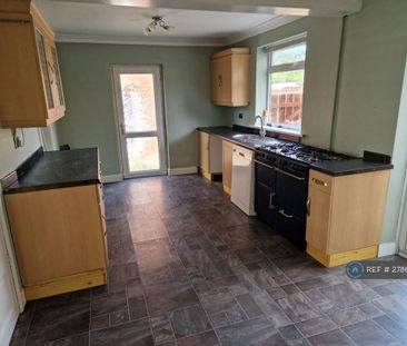 3 bedroom end of terrace house to rent - Photo 5