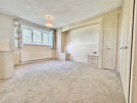 4 bedroom detached house to rent - Photo 4