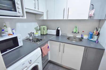 Piso de alquiler en De Los Mostenses, Universidad - Malasaña - Photo 4