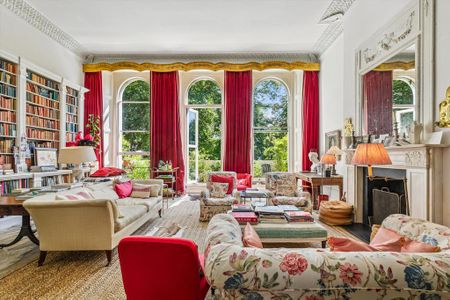 4 bedroom flat to rent - Photo 2