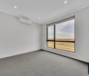 “NEAR NEW STUNNING 4 BEDROOM HOME FOR RENT IN WERRIBEE CLOSE TO SCH... - Photo 3