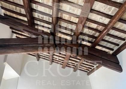 Center-Pantheon: Beautiful fully furnihed modern 1 bedroom, 2 bath loft in Historic building. Quiet, bright, parquet floors, high ceilings, air conditioning, close to services. # 2264