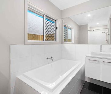 21 Ruchi Place Wynnum West - Photo 2