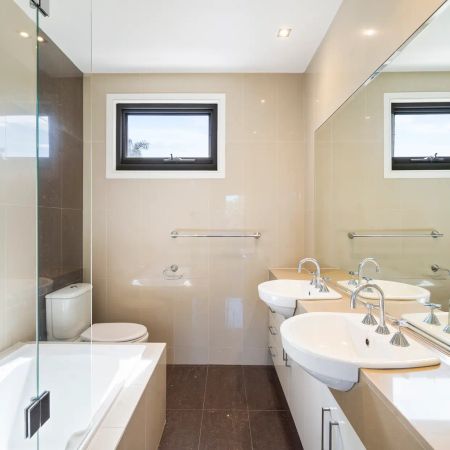 Stylish Beachside Living! - Photo 3