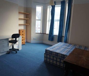 Thackeray Road, SO17 - Photo 4