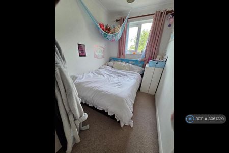 2 bedroom semi-detached house to rent - Photo 3