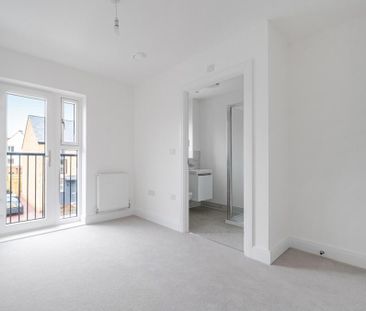 2 bedroom semi-detached house to rent - Photo 2