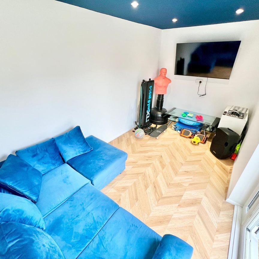 Coniston Close, Corby - Photo 1