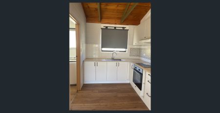 Charming Lakes Entrance Retreat Awaits! - Photo 3