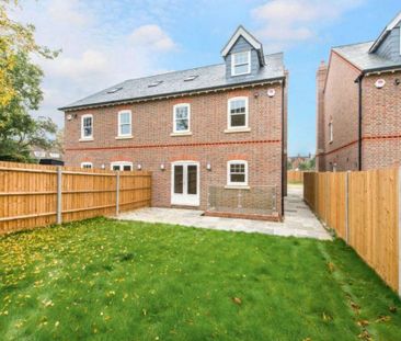 Five bedroom semi detached family home in excellent condition throu... - Photo 5