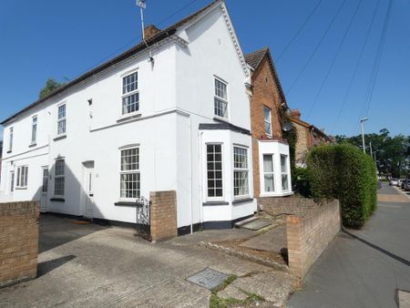 2 bedroom semi-detached house to rent - Photo 5