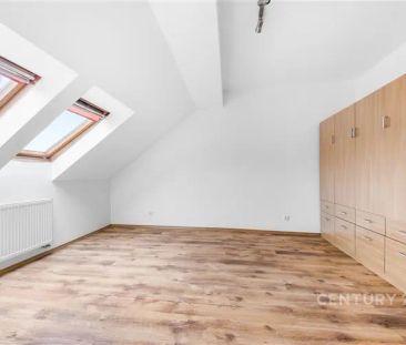Prostorný podkrovní byt 4+1 s terasou 72 m - Photo 5