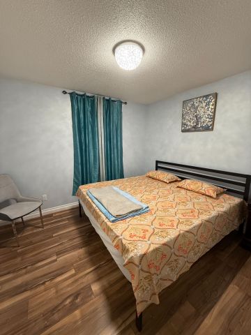 For Lease - 24 Medley Lane, Ajax, Ontario - Photo 2