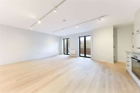 Beautifully presented 1 bedroom ground floor apartment in this gorgeous new block. - Photo 3