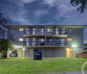 UPDATED UNIT IN GREAT LOCATION! - Photo 1