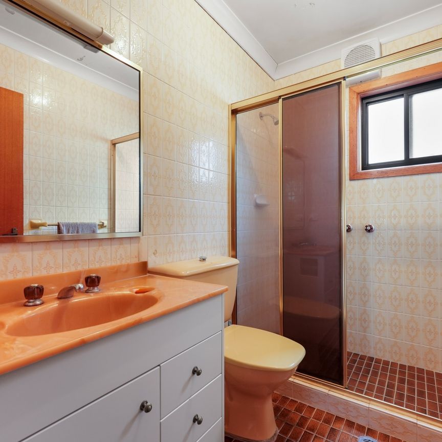 Air-Conditioned Four-Bedroom Family Home with Gas Cook-Top and Two Bathrooms! - Photo 1