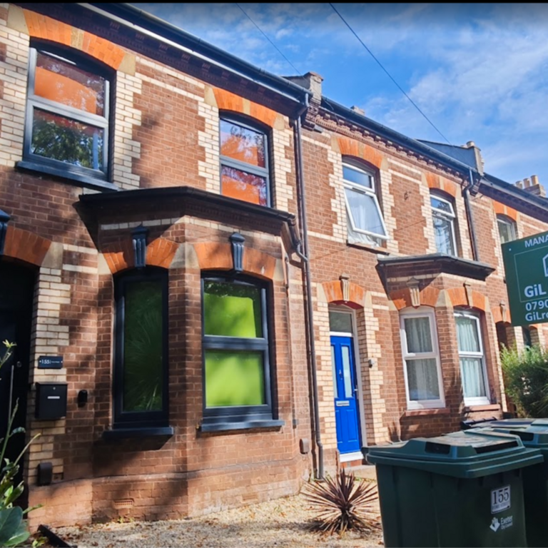 3 bedroom house of multiple occupation to rent - Photo 1