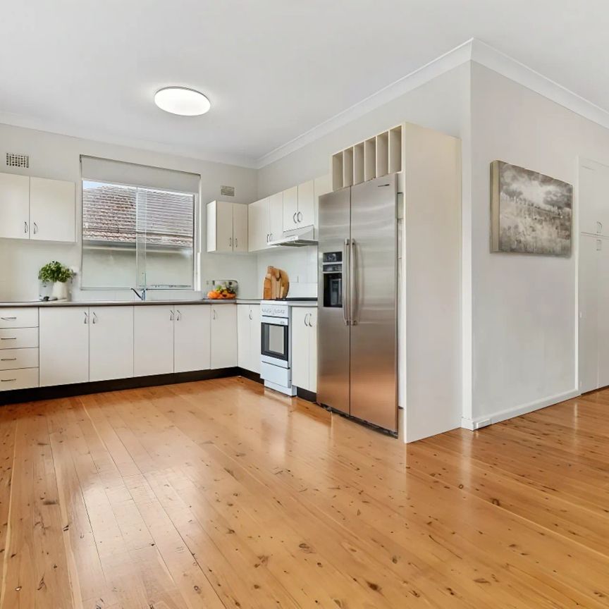 1/8 Sutton Street, - Photo 1