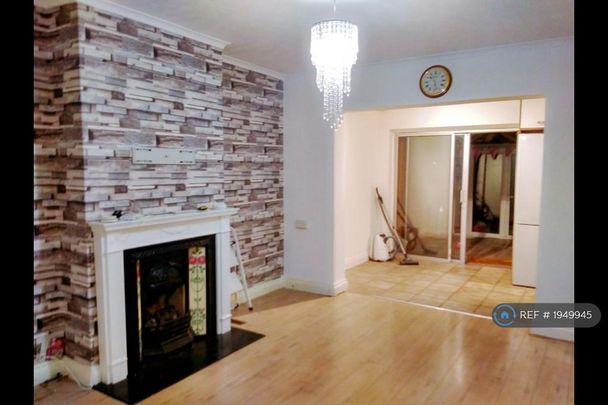 3 bedroom bungalow to rent - Photo 1