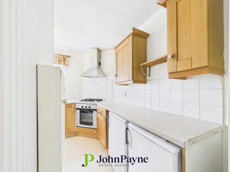 2 bedroom maisonette to rent - Photo 2
